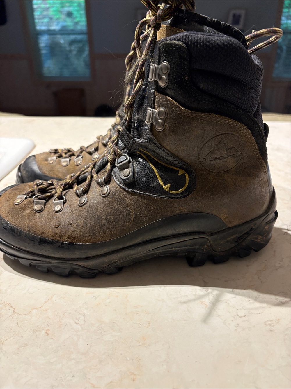 La Sportiva Karakorum Men's Hiking & Mountaineer Boots - Rugged Outdoor Support